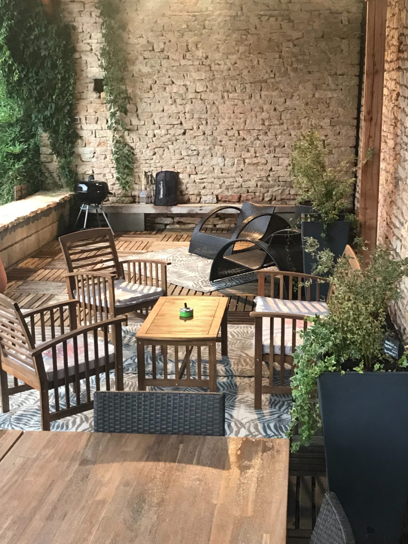 Espace extérieur dédié au gîte "Saveur anisée"