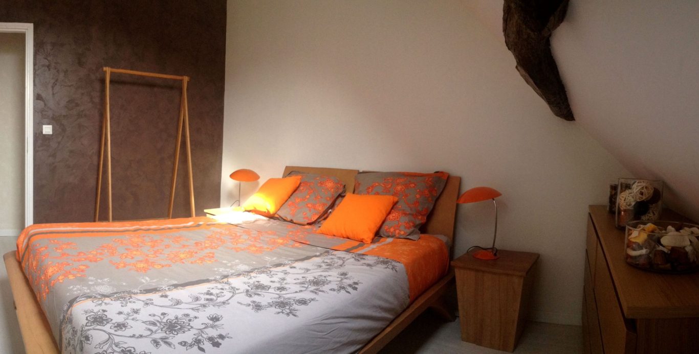 Chambre parentale gîte "Douceur vitaminée"